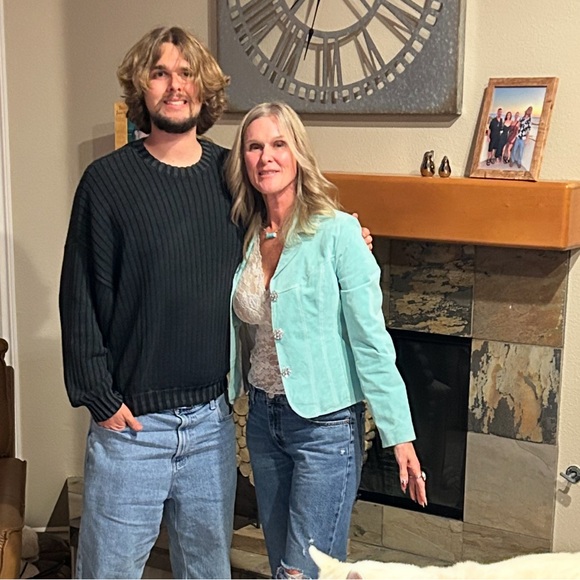 Meet your Poshers, Summit & Skylar Blue. - Picture 5 of 5